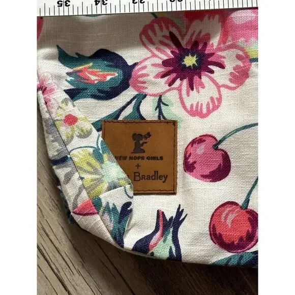 Vera Bradley New Hope Girl Limited Edition Hobo Bag Purse In ROSY GARDEN PICNIC - Picture 5 of 7